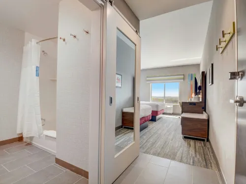 Hampton Inn and Suites Williamstown Ark Encounter - Pet friendly