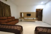 Elegant Gold Hotel - 2 stelle