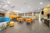 Hawthorn Extended Stay by Wyndham Sulphur (Lake Charles) - parking