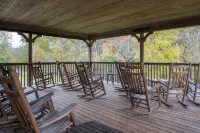 Pool + Riverfront! Couples Retreat in Smoky Mtns - Apartments