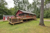 Schroon Forested Retreat w/ Sauna & Hot Tub - Homestays