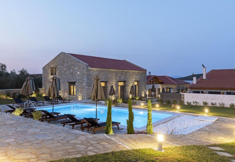 Lichnos Luxury Suites - Housity