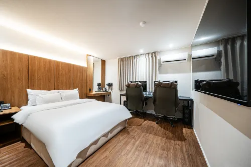 H Avenue Hotel Chungjangro - อ่างจากุชชี่