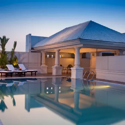 Radisson Blu Kochi Hotels near Abad Nucleus Mall