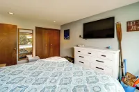 Waterfront Resort Condo w/ Scenic Views in Chelan! - 3-Star