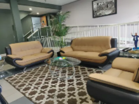 Super 8 by Wyndham Kansas City チョートー・タウンシップのホテル