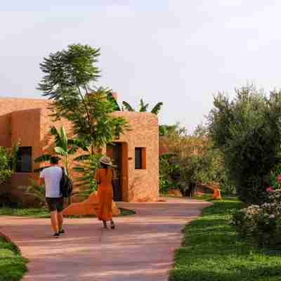 Oasis Lodges Hotel Exterior