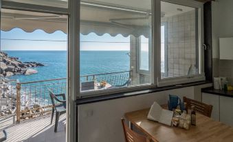 Unda de Ma Apartment with Views and AC