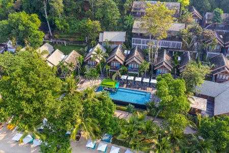 Ao Prao Resort Отели рядом с достопримечательностью «Ao Thian»