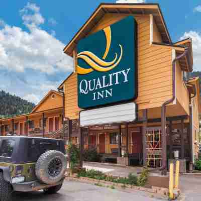 Quality Inn Hotel Exterior
