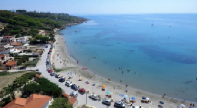 Holiday House with Panoramic View:Balcony,Wifi,Self-Catering,250mt from the Sea