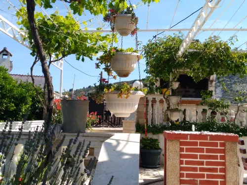 New and Completely Renovated Apartment 5-1 Hotels in Vinišće