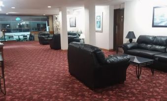 Red Fox Inn and Suites