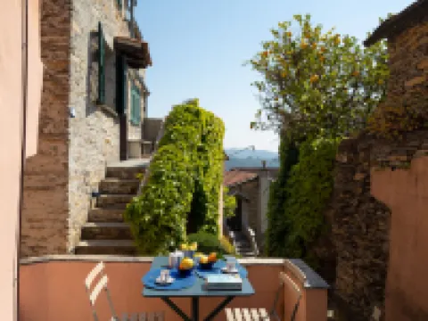 Laura (Dol281) Hotels in Dolcedo