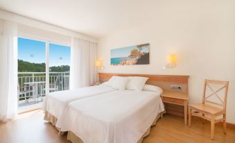 Iberostar Waves Club Cala Barca