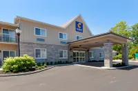 Comfort Inn & Suites Thousand Islands Harbour District Hotels in Gananoque