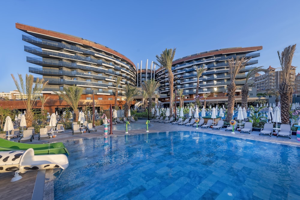 Kirman Calyptus Resort & Spa