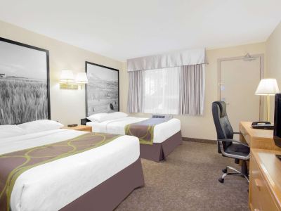 Super 8 by Wyndham Lethbridge