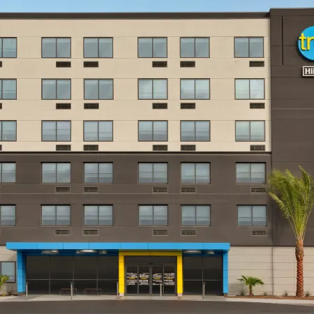 Tru by Hilton Las Vegas Airport Отели рядом с достопримечательностью «Арена «Томас-энд-Мак Центр»»