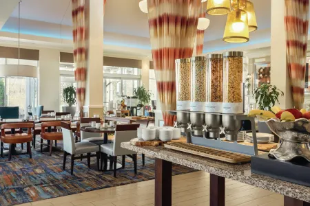Hilton Garden Inn Bridgewater Отели в г. Бранчберг
