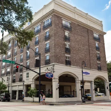 Hampton Inn Savannah-Historic District Hotels near Columbia Square