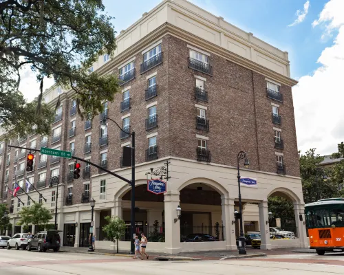 Hampton Inn Savannah-Historic District Hotels near Crawford Square