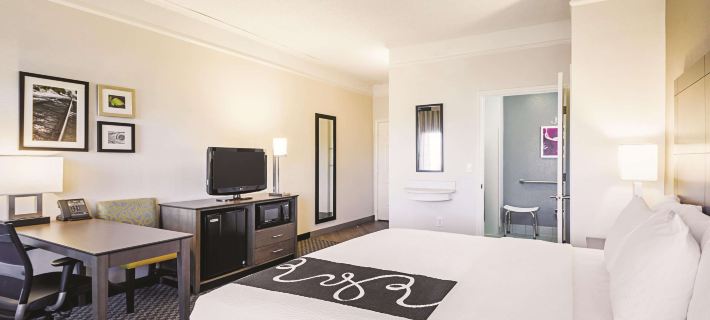 La Quinta Inn & Suites by Wyndham Austin Near the Domain Hotels in Travis County