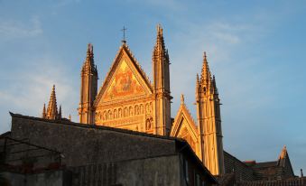 The Window on the Cathedral - Superior