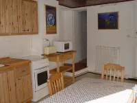 In Provence, Family Apartment, 2-4 People - Homestays