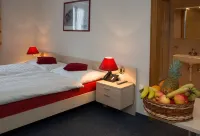 Hôtel du Port - Free Parking - Breakfast Included Hotels in Lully