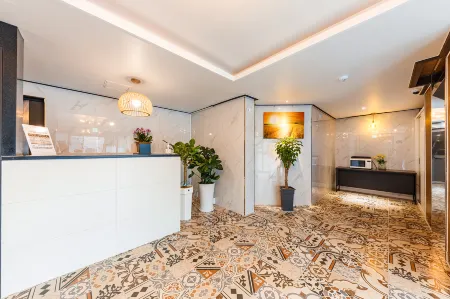 Cheongju Hotel Namuneulbo Отели рядом с достопримечательностью «Университет Чхонджу»