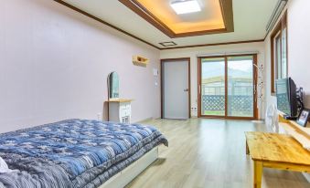 Namhae Uyeongwa Inyeon Pension Uyeon