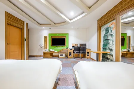 Born Hotel Cheongju Отели рядом с достопримечательностью «Университет Чхонджу»