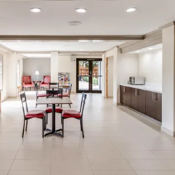 Red Roof PLUS+ Dallas - Addison