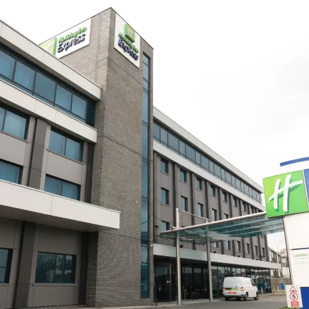 Holiday Inn Express LONDON - HEATHROW T5 by IHG