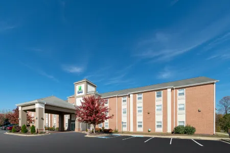 Holiday Inn Express PRINCE FREDERICK by IHG