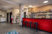 Holiday Inn - the niu, KEG HAMBURG OST by IHG - Baarit