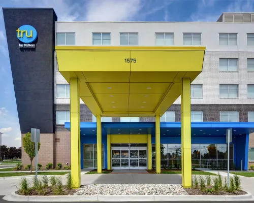 Tru by Hilton Troy Detroit Hotels in Troy