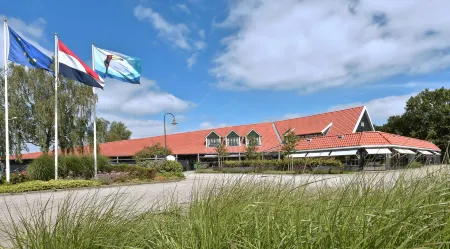 Van der Valk Hotel Groningen-Westerbroek Отели в г. Ментерволде