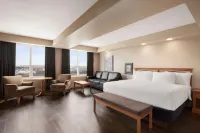 Royal Hotel Edmonton Airport Trademark Collection by Wyndham Các khách sạn ở Leduc