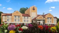 Best Western Plus Huntersville Inn  Suites Near Lake Norman Hôtels à : Huntersville