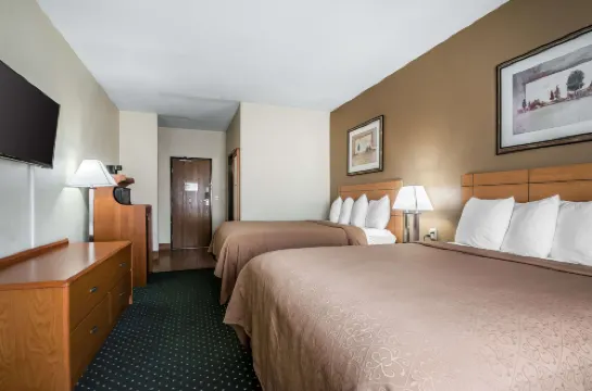 Quality Inn Coralville - Iowa River Landing