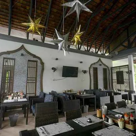 Paragon Inn