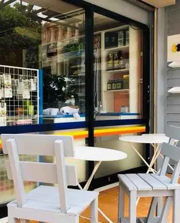 รูปภาพของแอทเดอะบีช เกาะล้าน