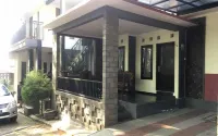 Cozy Villa Batu