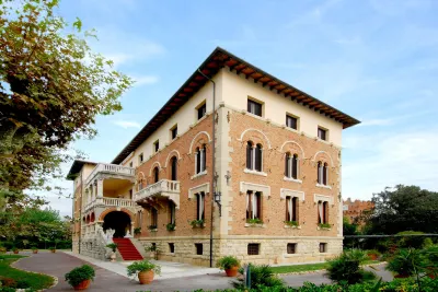 Park Hotel Villa Ariston Các khách sạn gần Bagno Timavo