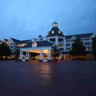 Disney's Yacht Club Resort Hotel Exterior