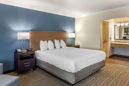 Best Western Town  Country Lodge
