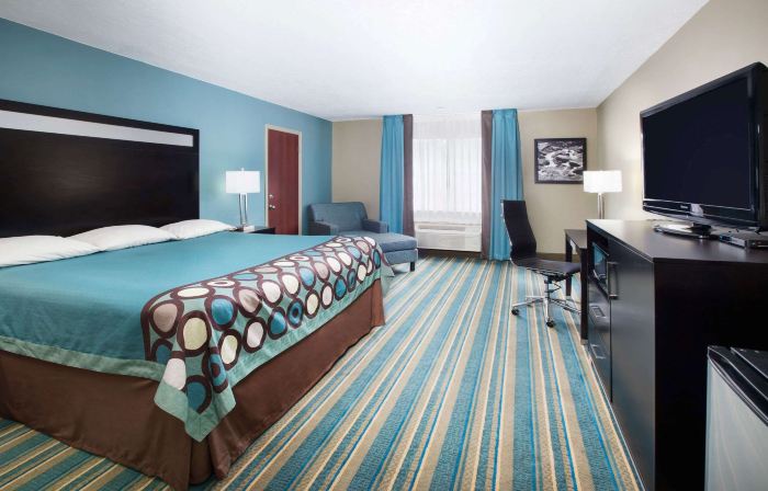 Super 8 by Wyndham Sulphur