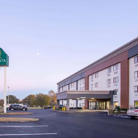 La Quinta Inn by Wyndham St. Louis Hazelwood - Airport North